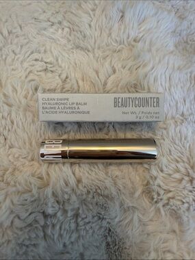 Beautycounter Clean Swipe Hyaluronic Lip Balm in Bitten